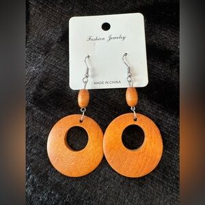 NWT Dangle Carved Geometric Earrings